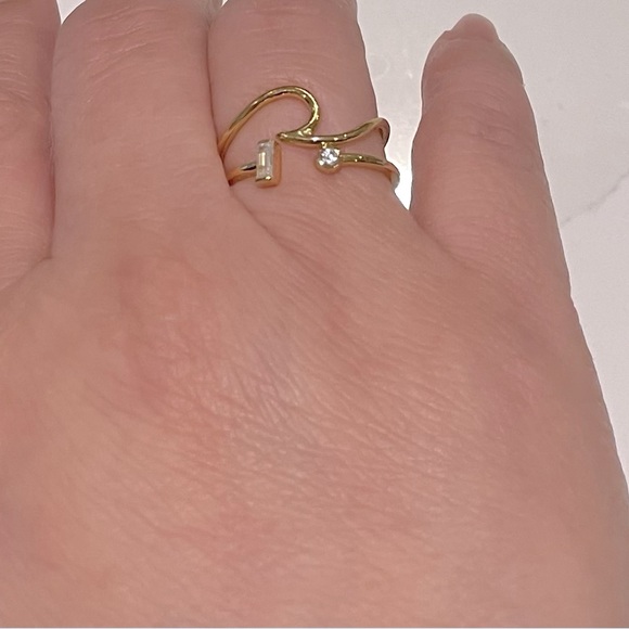 Curved Wave Ring - Picture 5 of 8